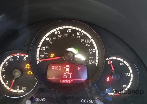 2013 Volkswagen Beetle 2.5L Entry из США, поврежденный, VIN 3VWFP7AT8DM660472